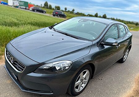 Volvo V40 D2 -