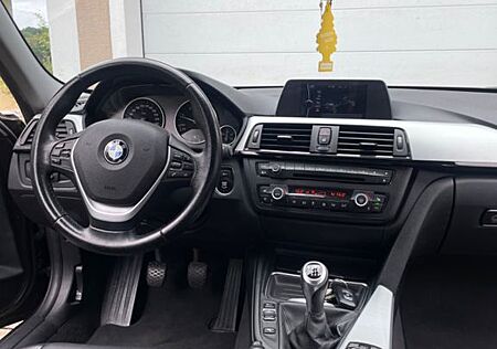 BMW 320d -