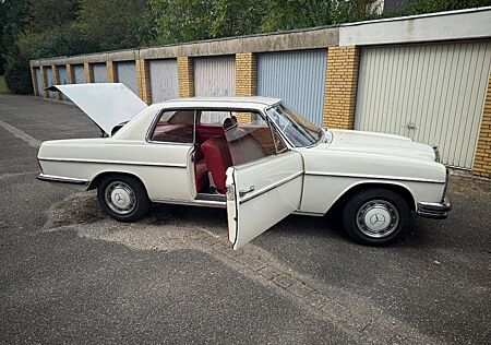 Mercedes-Benz 250