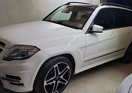 Mercedes-Benz GLK 350 CDI 4MATIC - AMG Paket, 8-fach bereift