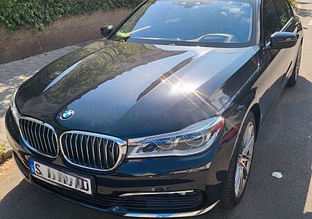 BMW 750Li -