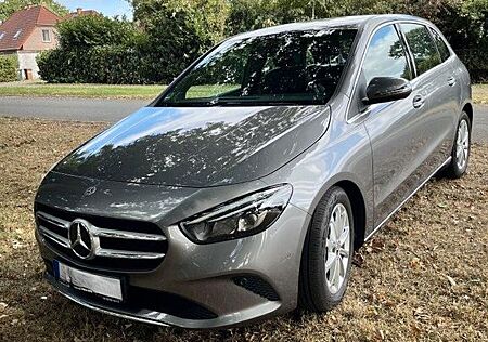 Mercedes-Benz B 180 - DSG Automatic