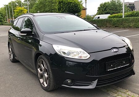 Ford Focus Turnier ST Leder+Cam.+Leder