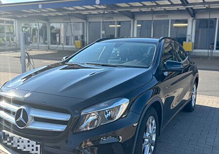 Mercedes-Benz GLA 200 Mercedes Benz d *KAMERA*NAVI*STYLE*