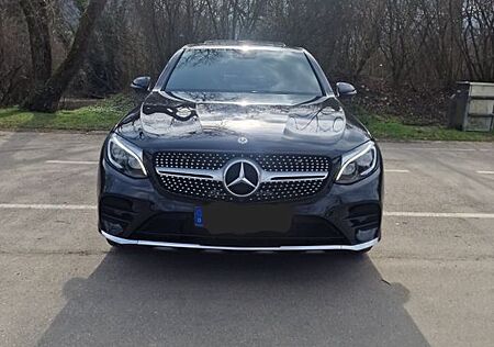 Mercedes-Benz GLC 250 4MATIC AMG Line Coupé Autom. AMG Line