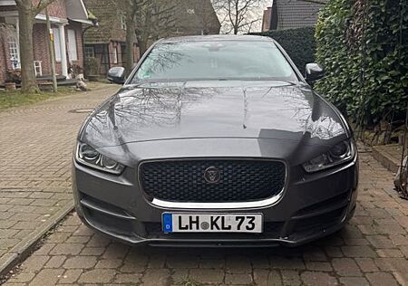 Jaguar XE E-Performance 163PS Prestige Automatik Pr...