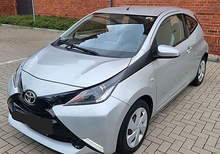 Toyota Aygo (X) Aygo (X) 1,0 x-play 1.Hand Klima TÜV neu