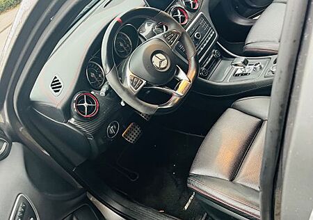 Mercedes-Benz GLA 45 AMG Mercedes-AMG GLA 45 4MATIC DCT AMG