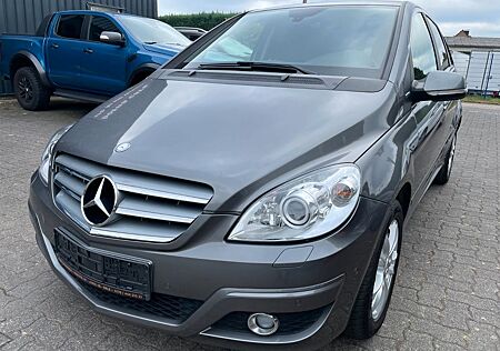 Mercedes-Benz B 180 NGT Navi Comand Leder BiXenon Panorama AWR