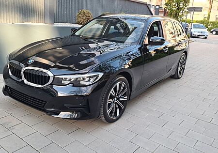 BMW 318 dTouring Advantage,Auto,ALU18 ",Navi,