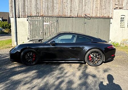 Porsche 991 Carrera 4 GTS Coupé PDK Carrera GTS