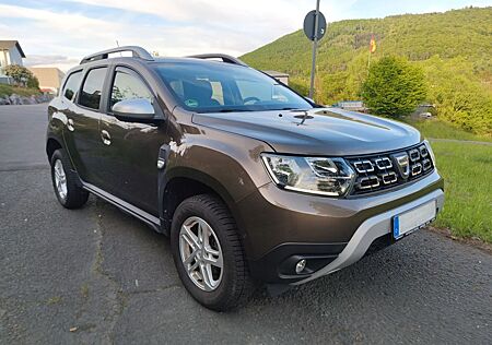Dacia Duster TCe 150 SCHECKHEFT Navi TOTWINKEL Kamera