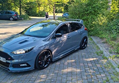 Ford Focus ST 2,0TDCi Leder-Exklusiv-Paket