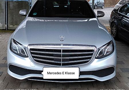 Mercedes-Benz 220
