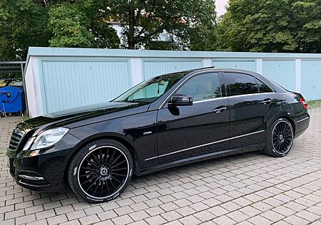 Mercedes-Benz E 250 CDI BlueEFF. AVANTG. Garagenfahrzeug
