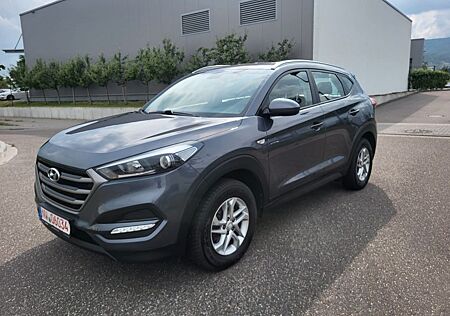 Hyundai Tucson blue Classic 2WD