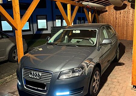 Audi A3 1.6 Ambiente Sportback - **TÜV NEU: 06/27**