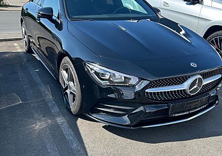 Mercedes-Benz CLA 250 4MATIC DCT -