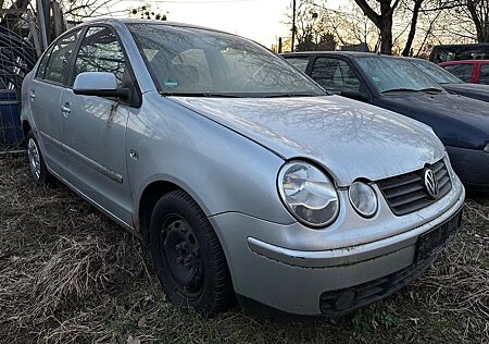 VW Polo Volkswagen Limousine 1.4 TDI Basis