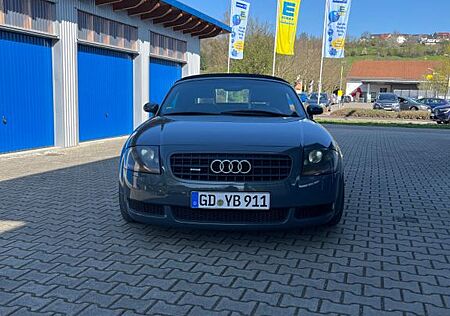 Audi TT Roadster 1.8T quattro 165 kW -