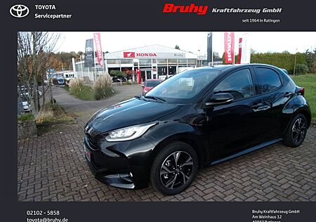 Toyota Yaris Hybrid Teamplayer ACC LED CARPLAY