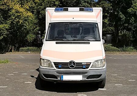 Mercedes-Benz Sprinter 313 CDI RTW Rettungswagen Krankenwagen