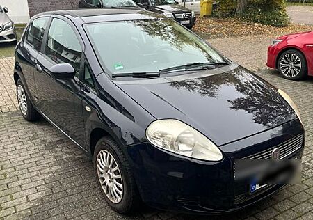 Fiat Grande Punto mit Apple CarPlay und Rü...