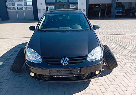 VW Golf Volkswagen 1.6 Comfortline,SZH,AHK,2xALU