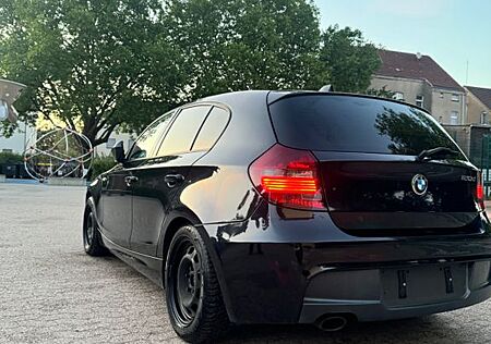 BMW 120d M-Paket TÜV 04/2027 Automatik TURBO NEU TOP