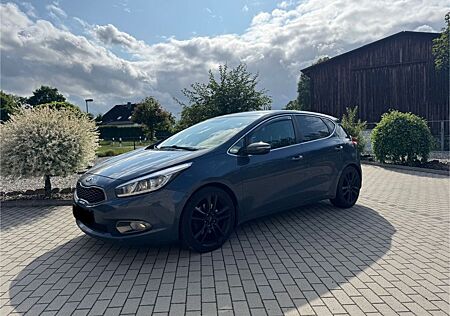 Kia Cee'd / Ceed 1.6 CRDi Vision Vision