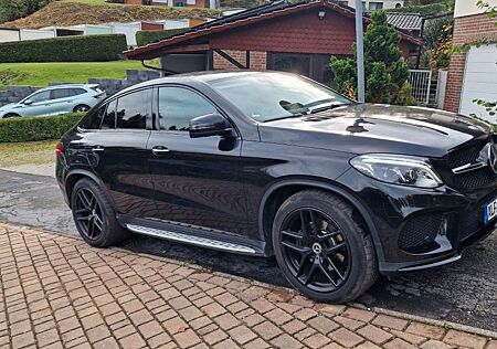Mercedes-Benz GLE 350 d 4MATIC - AMG Line AHK, Kamera,Sports.