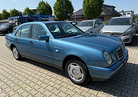 Mercedes-Benz E 200 Lim. erst 67tkm 1.Hand Schiebed. TÜV-04/27