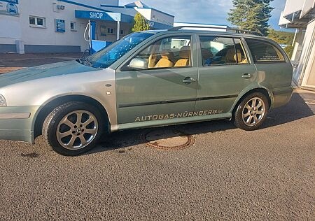 Skoda Octavia 1.8 Turbo Laurin & Klement Combi Lau...