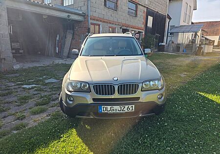 BMW X3 3.0d - In seltener Farbkombi