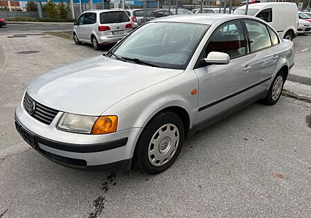VW Passat Volkswagen 1.8 Limousine Klimaautomatik