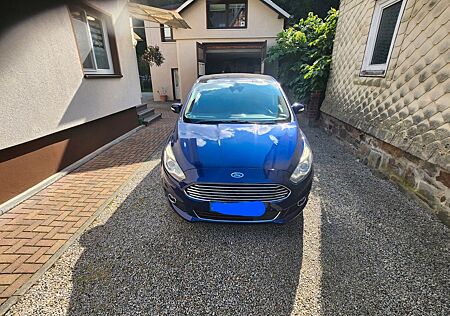 Ford S-Max 2,0 TDCi 132kW 4x4 Titanium PowerShift...