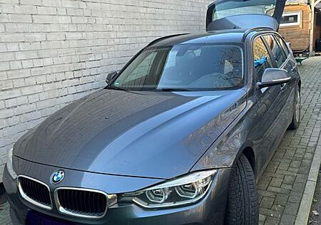 BMW 320d Touring Advantage Advantage