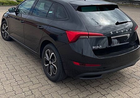 Skoda Scala 1.5 TSI DSG DRIVE 125 Garantie 8 Fach