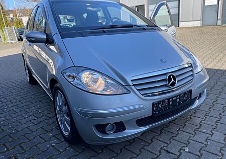 Mercedes-Benz A 200 Elegance Automatik Neuzustd ähnl. Panorama