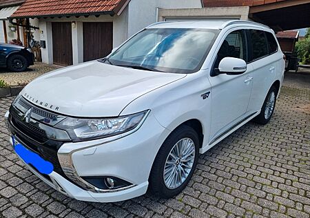 Mitsubishi Plug in Hybrid Outlander Plug-in Hybrid Outlander