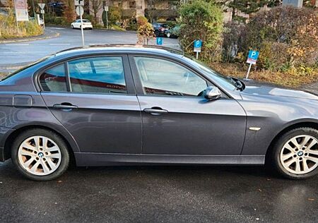 BMW 320i -