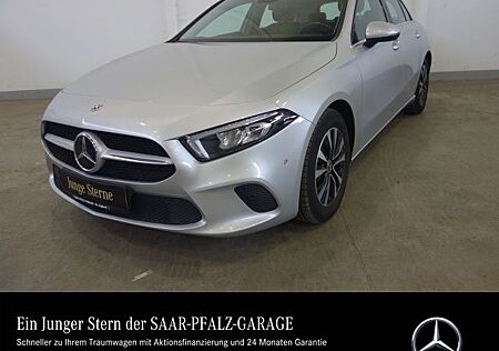 Mercedes-Benz A 200 STYLE*NAVIGATION*PTS*R-KAMERA*LED*DAB*TEMP