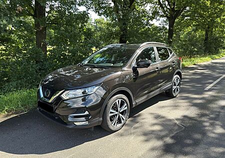 Nissan Qashqai 1.3/Automatik/pano/keyl./LED/scheckh/AHK