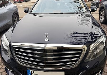 Mercedes-Benz S 500 -