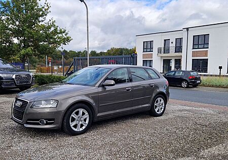 Audi A3 Sportback 1.6 TDI Attraction -KLIMATRONIC*SHZ