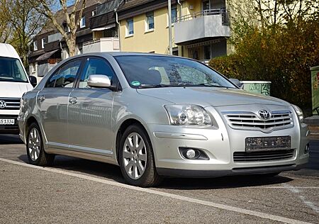 Toyota Avensis 1.8 VVT-i 1.Hand SuperZustand Navi