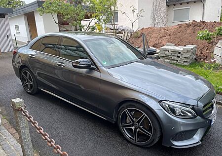 Mercedes-Benz C 220 C 220D / AMG Paket / Automatik / Allrad