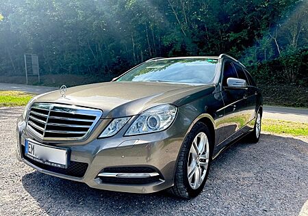 Mercedes-Benz E 220 CDI T BlueEFFICIENCY AVANTGARDE AVANTGARDE