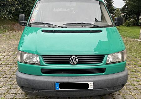 VW T4 Caravelle Volkswagen 2,5-l-Diesel TDI ontariogrün