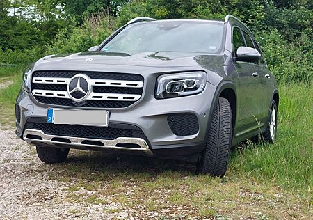 Mercedes-Benz GLB 200 4MATIC DCT -